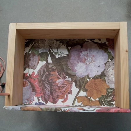 flying_sidelight_box_blumen_furniture_designinspiration_lifestyle_liebe_living_loveit_schn_kreativ_functional_einzigartig_kiefernholz_buche_natur_nature_designmood_1655570414